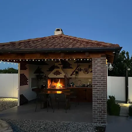 Cozy In Gornje Rastane With Wifi *