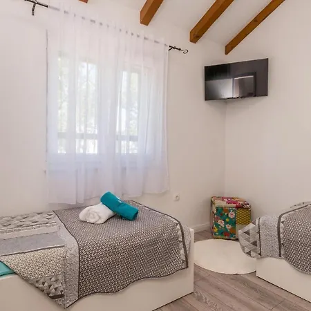 Cozy In Gornje Rastane