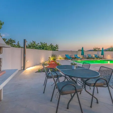 2 Bedroom Amazing In Gornje Rastane *