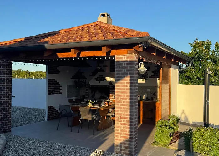 Semesterbostad Cozy In Gornje Rastane With Wifi Gorica (Zadar)